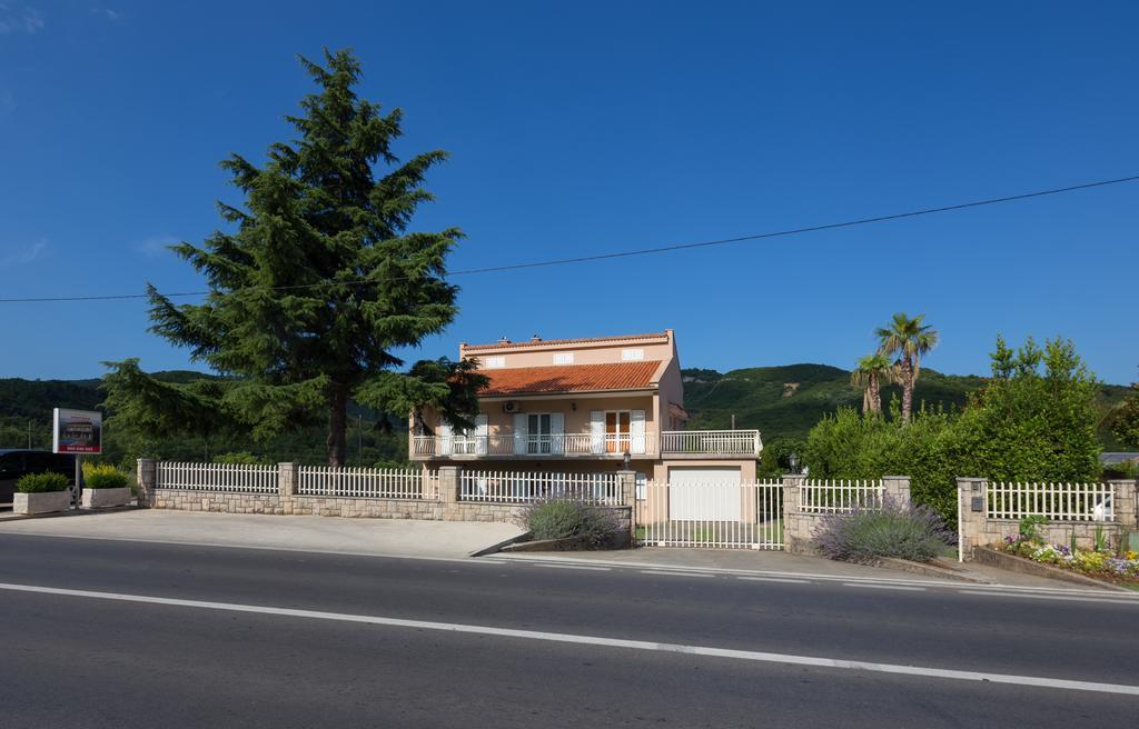 Apartments Raskovic Radanovići 外观 照片