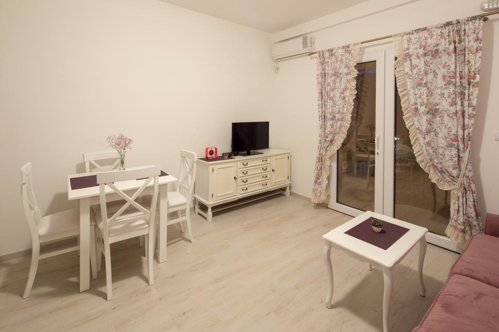 Apartments Raskovic Radanovići 外观 照片