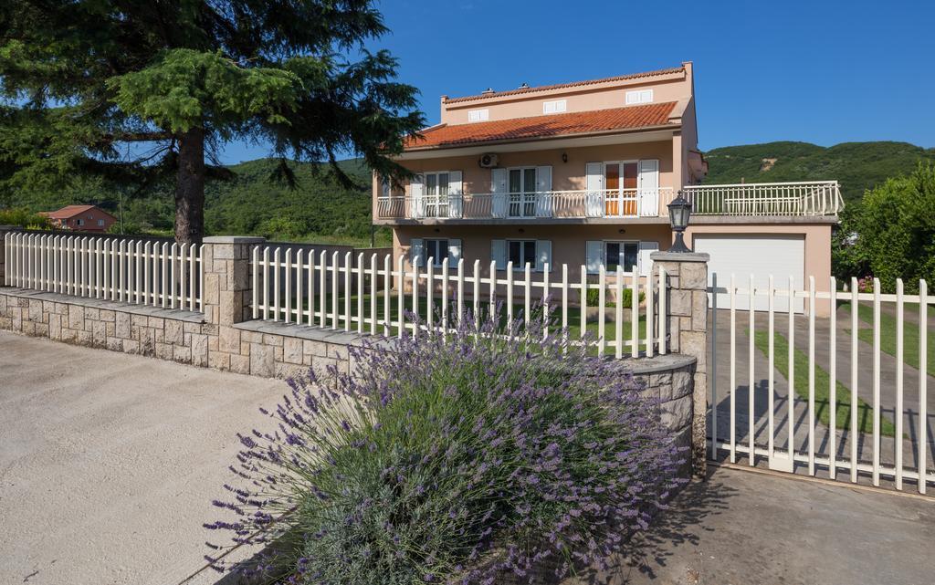 Apartments Raskovic Radanovići 外观 照片